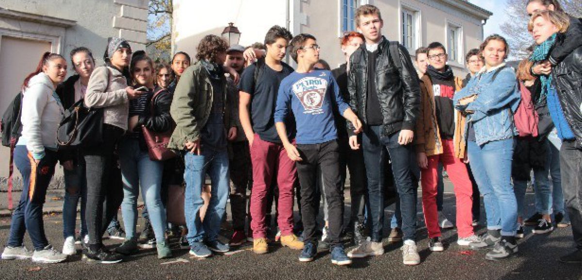 Laval. Laval : 150 lycéens manifestent contre Parcoursup