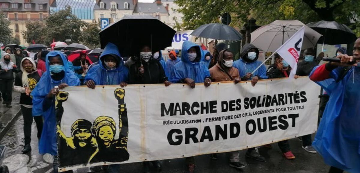 Mayenne. Une marche nationale en faveur des sans-papiers traverse le Nord Mayenne