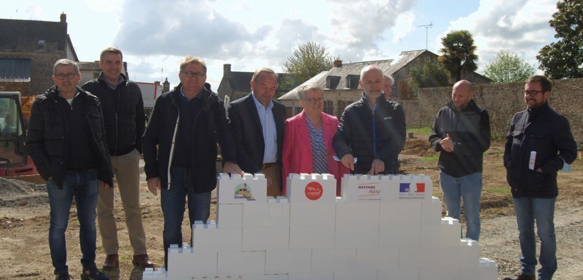 Montenay. Construction de cinq pavillons : Montenay développe son offre de logements