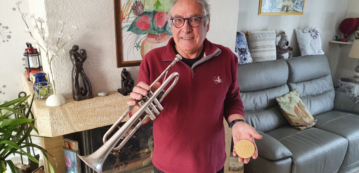 Laval. Serge est trompettiste à l'orchestre d'harmonie de Laval depuis 52 ans
