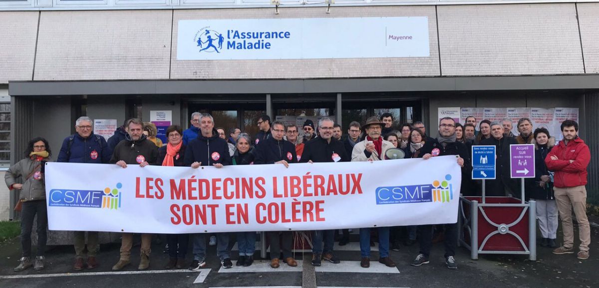 Laval. Laval : une quarantaine de médecins mayennais en grève se sont rassemblés ce jeudi