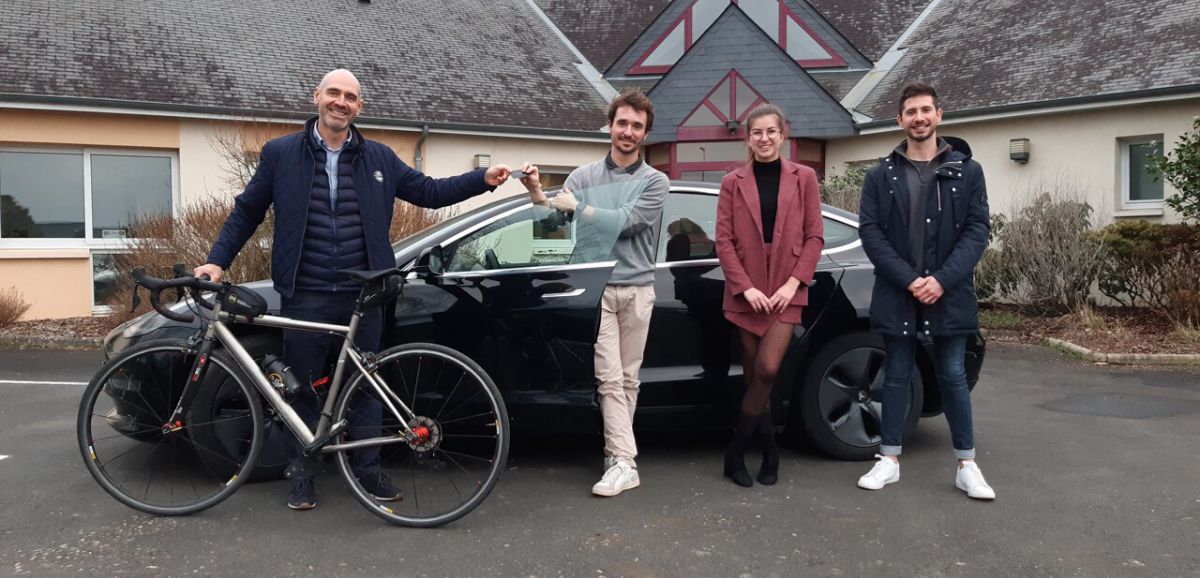 Bonchamp-lès-Laval. Mayenne : les gagnants d'un concours roulent avec la voiture du patron