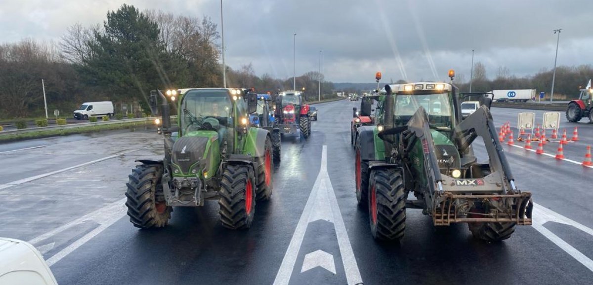 [Photos + vidéos] Manifestation des agriculteurs en Mayenne. "La possibilité d'un nouveau rassemblement n'est pas exclue"