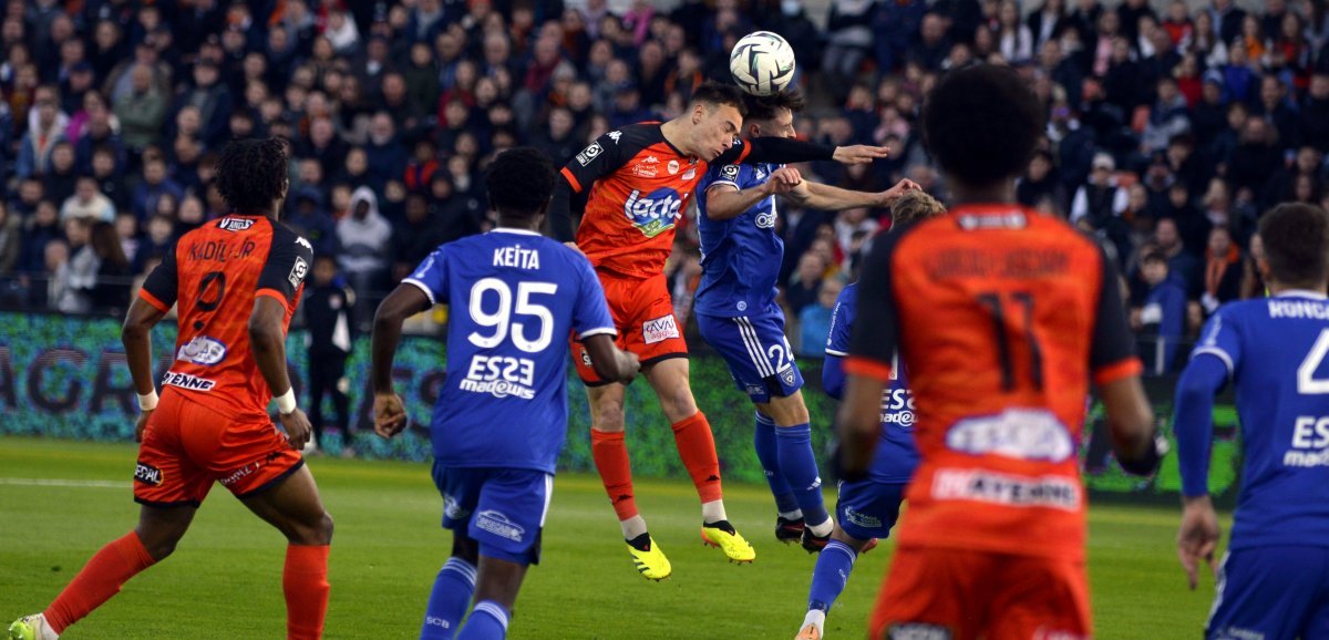 Football - Ligue 2. "Le derby a tenu ses promesses" : le Stade lavallois et Angers se quittent sur un match nul