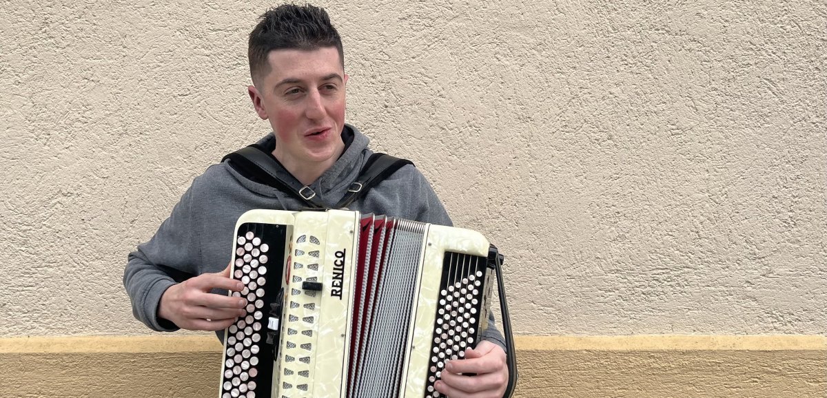 Aron. Kévin Guiardière, un accordéoniste "né à la mauvaise époque"