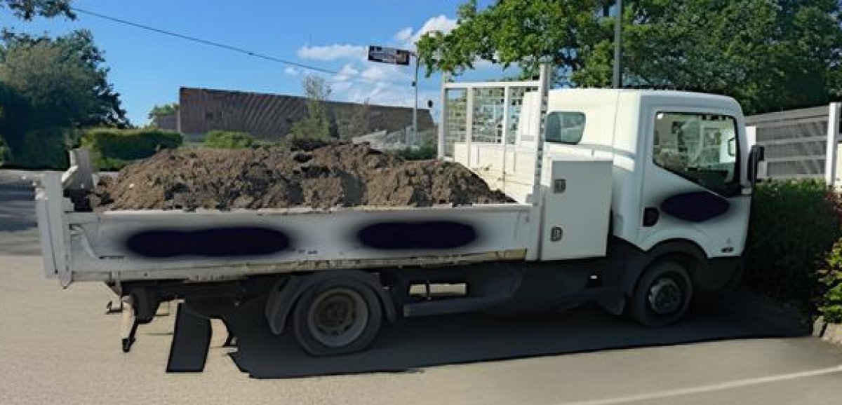 Argentré. Son camion pèse trois tonnes de trop, le véhicule immobilisé par les gendarmes