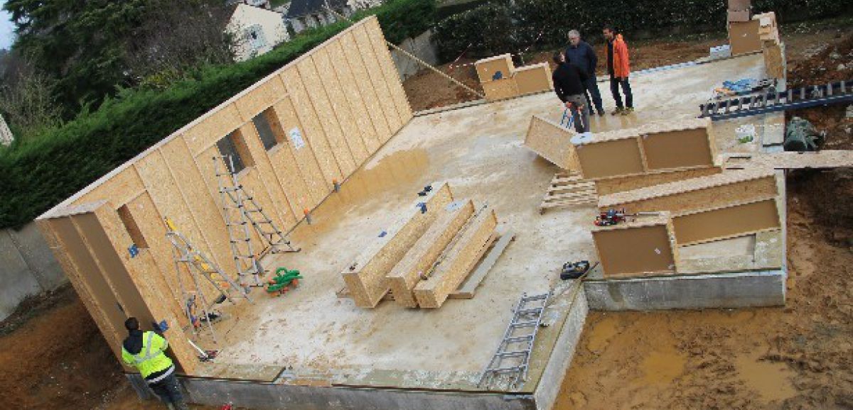 Laval. Changé : construction express d’une maison en bois