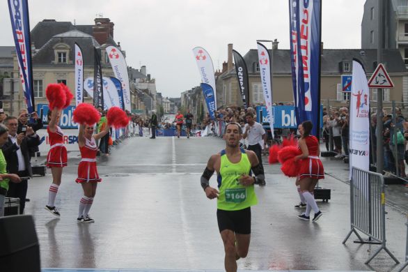 Laval. Course à pied. Hermann Landemaine remporte le marathon des Ecluses 2021