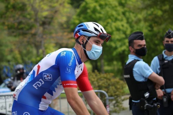 Fougerolles-du-Plessis. Cyclisme. Clément Davy au repos forcé après sa chute sur Paris-Roubaix