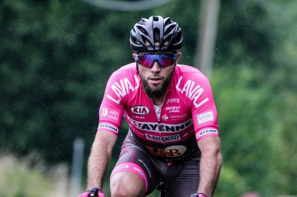 Laval. Laval Cyclisme 53. Célestin Guillon s'offre la deuxième étape du Tour de Guadeloupe avec les professionnels et prend le maillot jaune