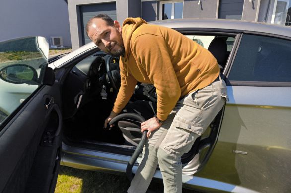 Mayenne. À Mayenne, Sam Brill’Auto nettoie les véhicules à domicile