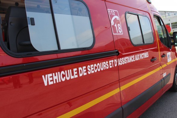 Laval. Accident entre une voiture et un véhicule de pompiers : trois personnes transportées à l'hôpital
