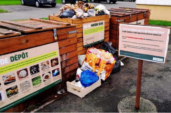 Evron. "Ils ne sont pas adaptés" : les bacs à compost qui débordent vont être retirés
