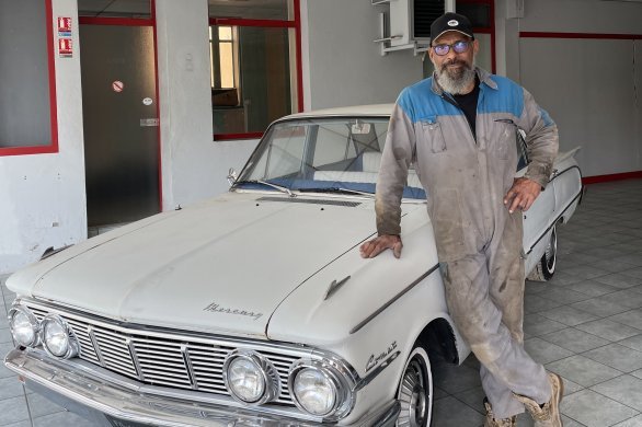Gorron. "Je peux restaurer des voitures anciennes de toutes marques" : dans son atelier, il vit de sa passion