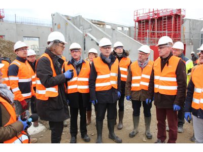 La délégation d’élus a découvert l’avancement du chantier avec les commentaires de l’architecte du cabinet parisien Herault-Arnod, concepteur d’Espace Mayenne.