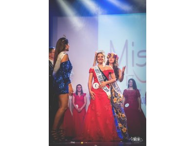 Coline Dutreuilh, originaire de la Mayenne, a été élue Miss 15/17 Pays de la Loire.
