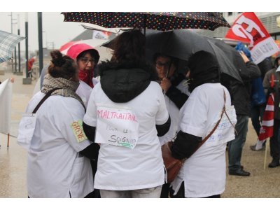 Le syndicat FO du centre hospitalier de Laval a aussi participé à la manifestation.