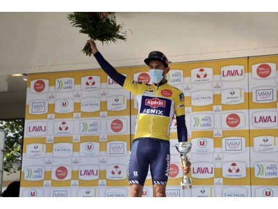 Philipp Walsleben, maillot jaune après une étape des Boucles de la Mayenne.