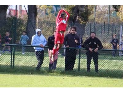 La joie de Mohamed Camara après le second but des Lavallois