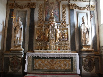 L'église Saint-Pierre recèle un retable daté de 1700, dans un état remarquable. - Nicolas Campitelli