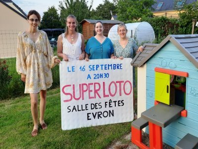 Amélie, Marie, Audrey, Marylène et l'association Tous solidaires organisent un loto le 16 septembre pour aider à la création de Mam'zelle Carrousel - JB
