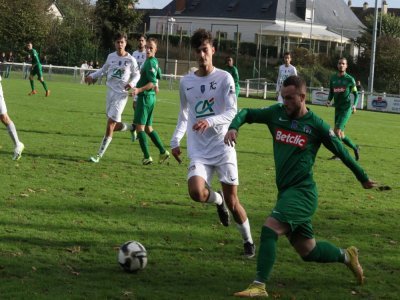 Le FC Château-Gontier, en vert, n'a pas réussi à se qualifier face à Coulaines. - Fred Martin