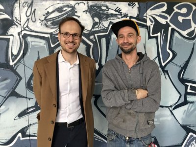 Le maire Florian Bercault et Manuel Sauvage, président de l'association Goog goog Moods, à l'origine de ce projet. - Sophie Renazé-Garreau