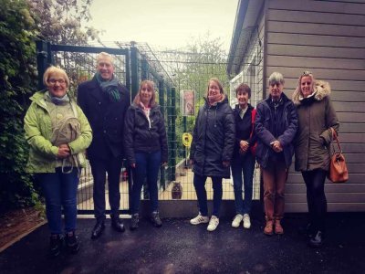 Le préfet de la Mayenne, la présidente de la SPA et les bénévoles et adoptants ont inauguré les nouveaux bâtiments. - Maud Le Coz