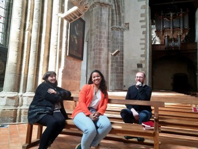 Sophie, Mathilda et Emmanuel dans la basilique - x