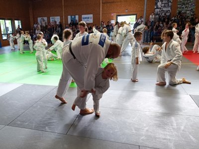 Le cours collectif a permis aux jeunes judokas de se retrouver face à des adversaires de catégories supérieures. - JFC