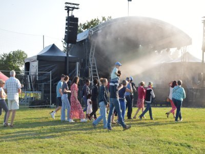 Comme tous les ans, l'association Au foin de la rue propose une visite des coulisses du festival, quelques heures avant le lancement des festivités. - AFDLR