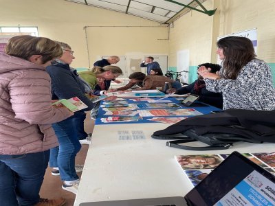 Les participants ont pu rencontrer les organismes présents. - Roger Coupé