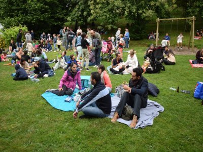 2 Pique nique sur l'herbe, plus de 200 personnes sont venues partager un moment de convivialité, mais également un moment de découverte de la nature. - 2024-007-11 Pique nique sur l'herbe