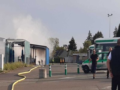 L'incendie a été vitre maîtrisé par les pompiers. - Fred Martin