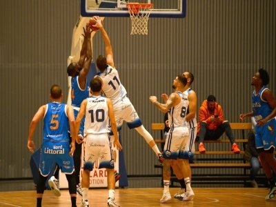 2- Défense en place
Avec 334 points pris, (66,8 points de moyenne), l'US Laval a la deuxième meilleure défense du championnat derrière le Stade de Vanves. - Fabrice COMPAIN