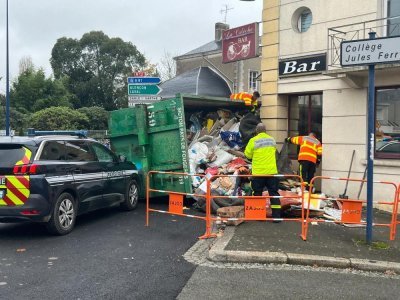 La benne était chargée d'une vingtaine de tonnes de tout-venant. - Naomie Jourand