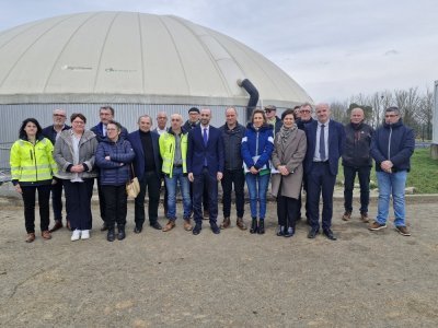 De nombreux élus locaux étaient présents, comme Valérie Hayer, présidente du groupe Renew au Parlement européen, et Marie-Aimée Gaspari, préfète de la Mayenne. - Naomie Jourand