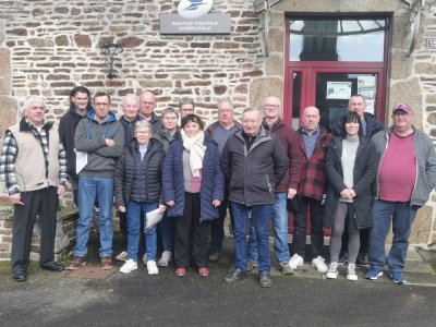 Seize bénévoles, répartis en duo, se relaieront pour entretenir et approvisionner l'étang chaque jour. - Mairie de La Dorée