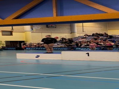 Mézangers twirling bâton en championnat : Manon Antunes sur le podium à Villemandeur. - M&M CHARROY