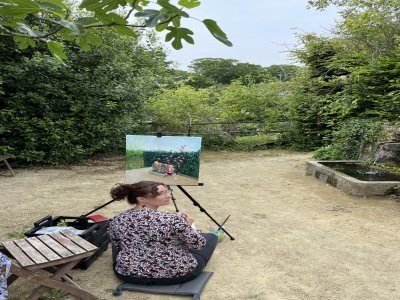 2 - Dans le jardin médiéval, à la roseraie ou face au château de Lassay, les artistes devaient proposer une œuvre "en rapport direct avec la commune". - Hugo Duval
