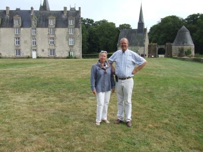 Montourtier : Isabelle et Alain Ducatillon, ravis d'accueillir l'Ensemble Caravage. - M&M CHARROY