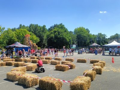 Parmi les animations, le stand de course de tracteurs à pédales a rencontré un franc succès. - Philippe Lemoine
