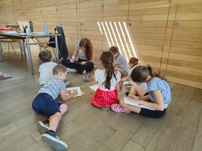 Les ateliers se font par groupes de 12. - Arthur Frand