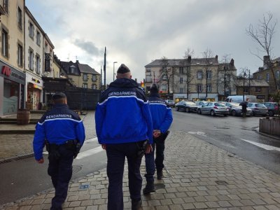 gendarmes illustration - opération anti délinquance à Mayenne 19 décembre 2024 - contrôle routier - gendarmerie. - CDLM