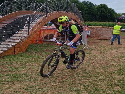 3- Stéphane Bahier, local de l'étape, jeune retraité du sport de haut niveau, était présent dans une équipe sport (six concurrents). - JF Claudot