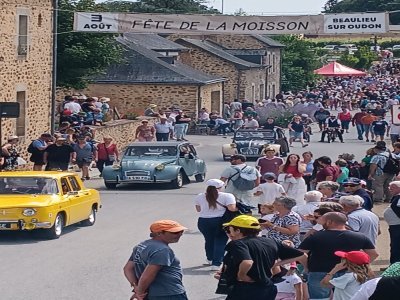 Plus de 3 000 personnes dans le petit bourg de 500 habitants - Geneviève Charrier