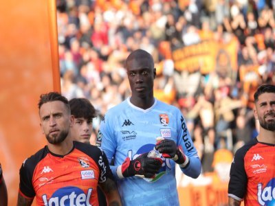 3- Un des chouchous reste
Le gardien Mamadou Samassa a prolongé son contrat au Stade lavallois jusqu'en 2028 avec une revalorisation salariale à la clé. - Simon Courteille