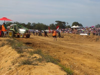 Championnat de France de Tracto cross avec un départ comme des 24h du Mans. - M&M CHARROY