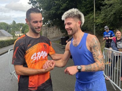 3- Steven Barreau et Quentin Mauny à l'arrivée des 10 kilomètres. "C'était un beau tracé, assez technique, avec des supporters à tous les coins de rue", reconnaît le vainqueur. - Martine Rebours