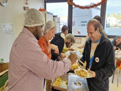 Au service, ça ne traîne pas. Mais le sourire est omniprésent. - Fred Martin